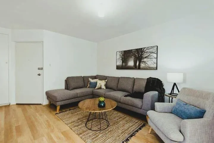 Renovated Unit In Leafy Surrounds Close To Shops 霍巴特 0*,